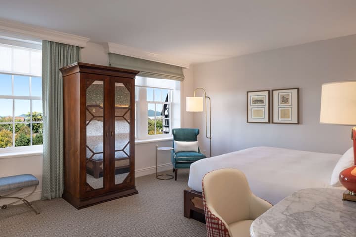 Hotel Roanoke & Conference Ctr, Curio Collection by Hilton 