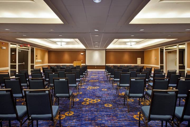 Courtyard By Marriott Cape Cod Hyannis
