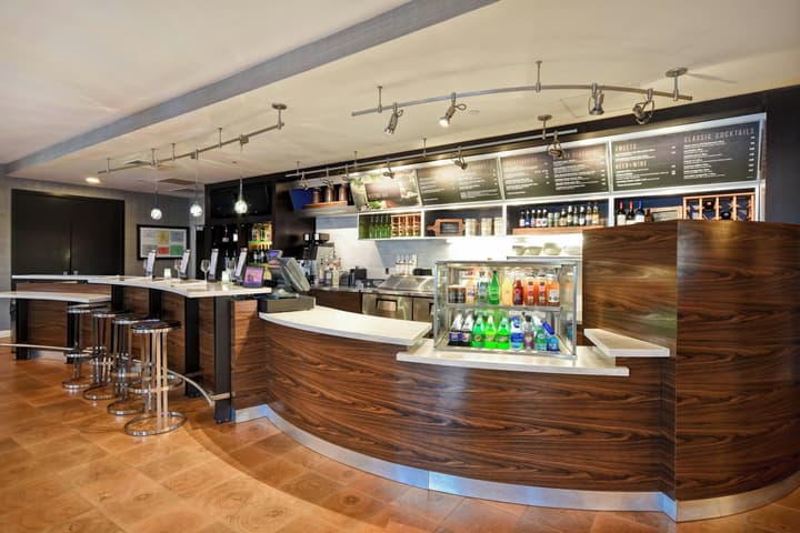 Courtyard By Marriott Cape Cod Hyannis