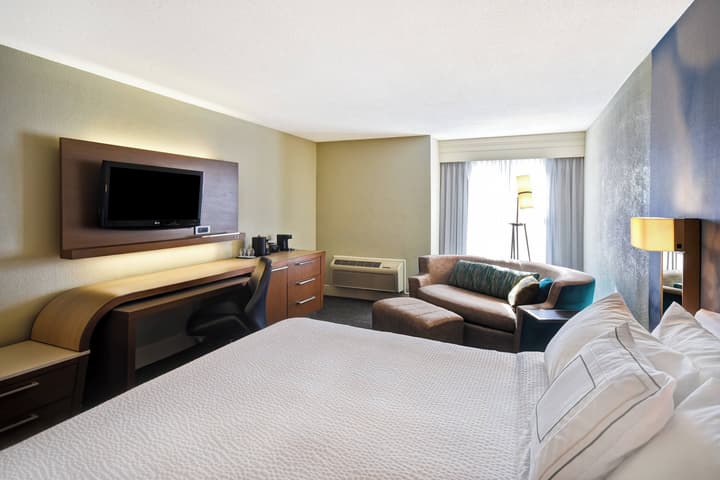 Courtyard By Marriott Cape Cod Hyannis