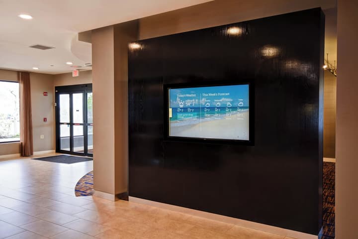 Courtyard By Marriott Cape Cod Hyannis