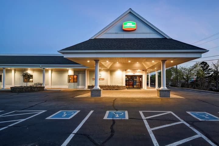 Courtyard By Marriott Cape Cod Hyannis