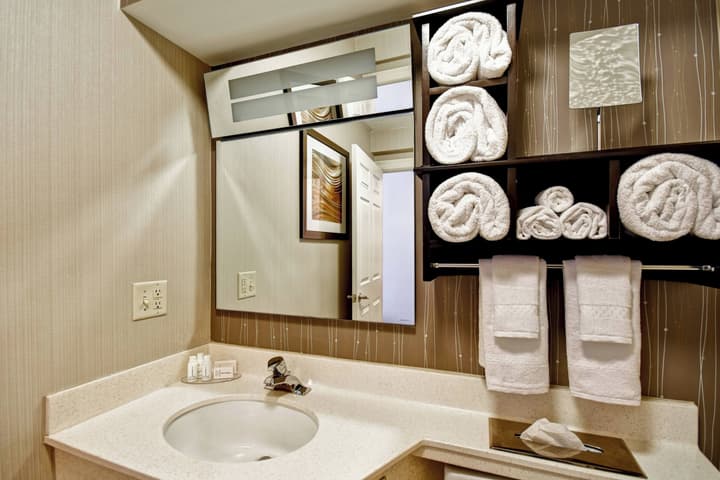 Courtyard By Marriott Cape Cod Hyannis