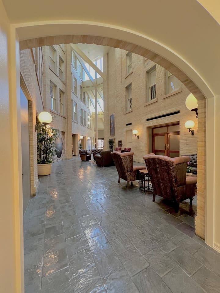 Crockett Hotel