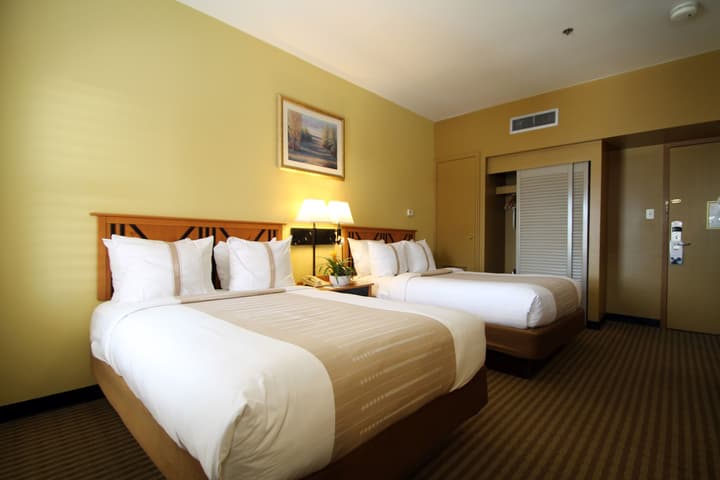 Crockett Hotel