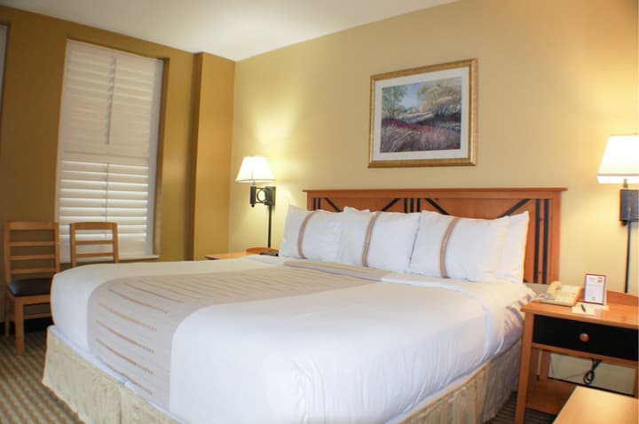Crockett Hotel