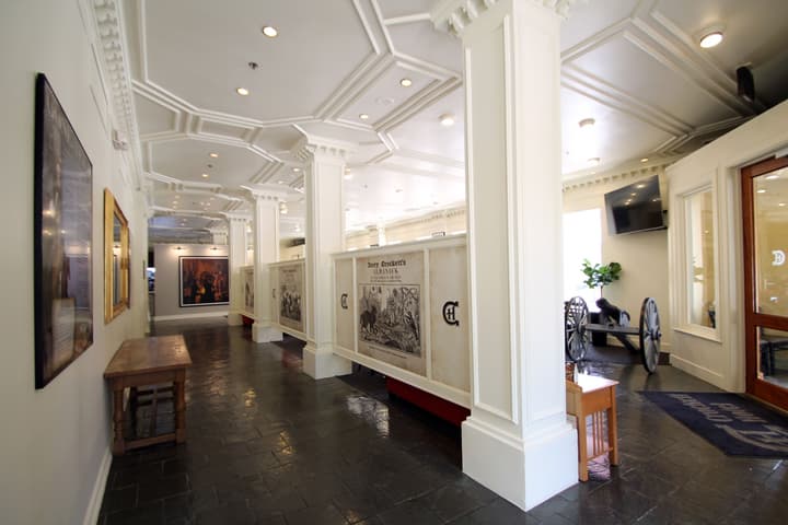 Crockett Hotel