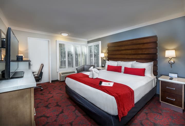 Desert Palms Hotel & Suites
