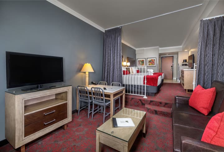 Desert Palms Hotel & Suites