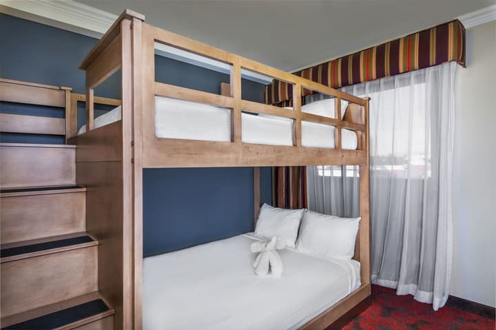 Desert Palms Hotel & Suites