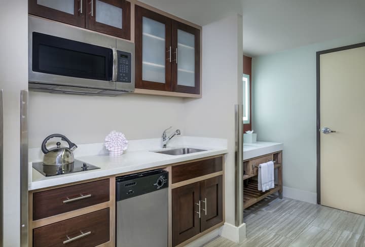 Desert Palms Hotel & Suites