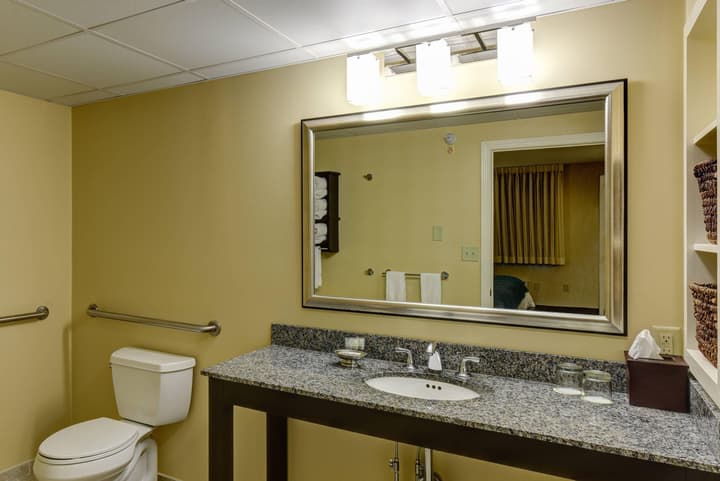 Port Inn & Suites Kennebunk, an Ascend Collection Hotel