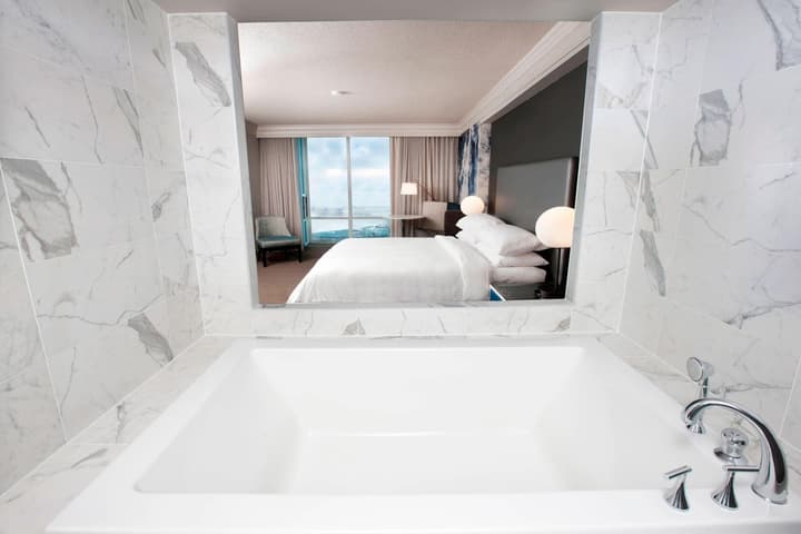 Niagara Falls Marriott on the Falls