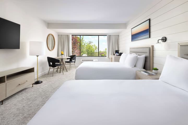 The Pell - Part of JdV by Hyatt