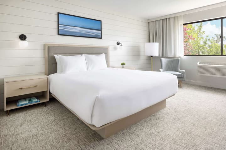 The Pell - Part of JdV by Hyatt