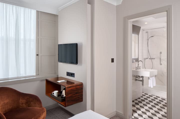 Strand Palace Hotel