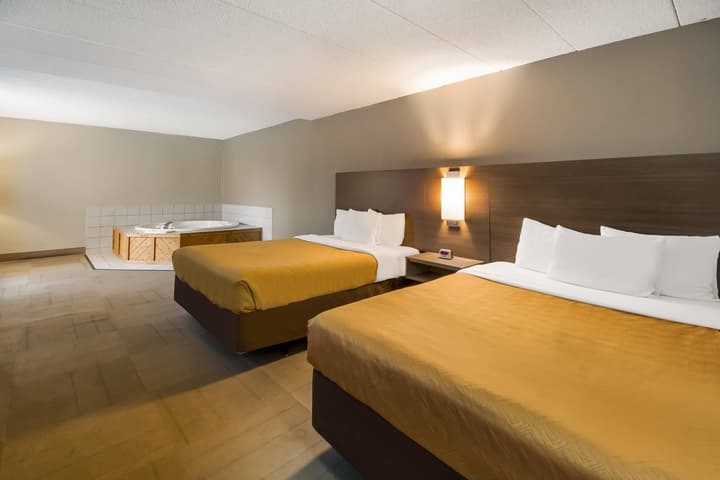 Econo Lodge Duluth near Miller Hill Mall