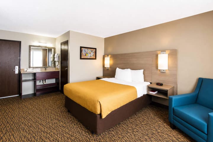 Econo Lodge Duluth near Miller Hill Mall
