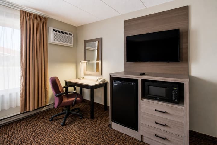 Econo Lodge Duluth near Miller Hill Mall