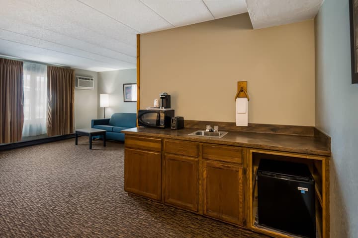Econo Lodge Duluth near Miller Hill Mall