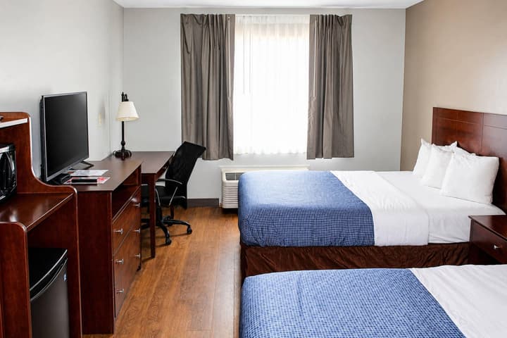 Econo Lodge Duluth near Miller Hill Mall