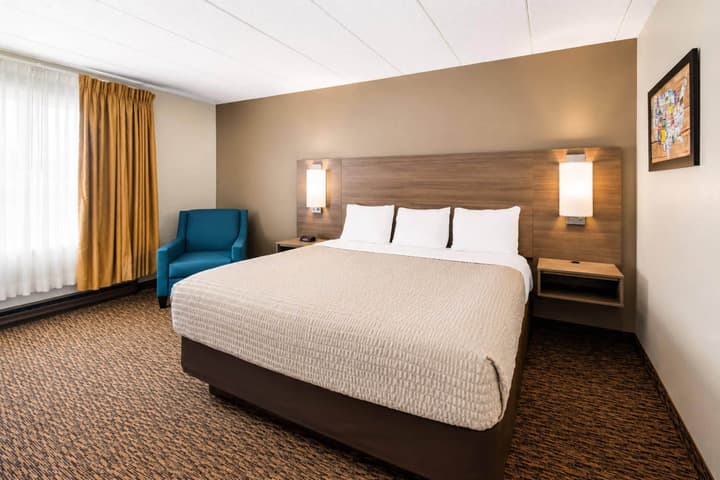 Econo Lodge Duluth near Miller Hill Mall