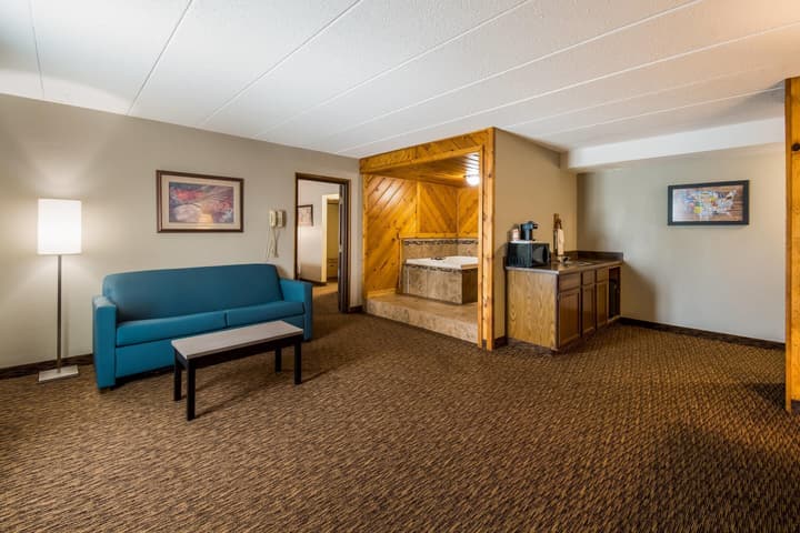 Econo Lodge Duluth near Miller Hill Mall