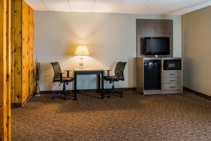 Econo Lodge Duluth near Miller Hill Mall