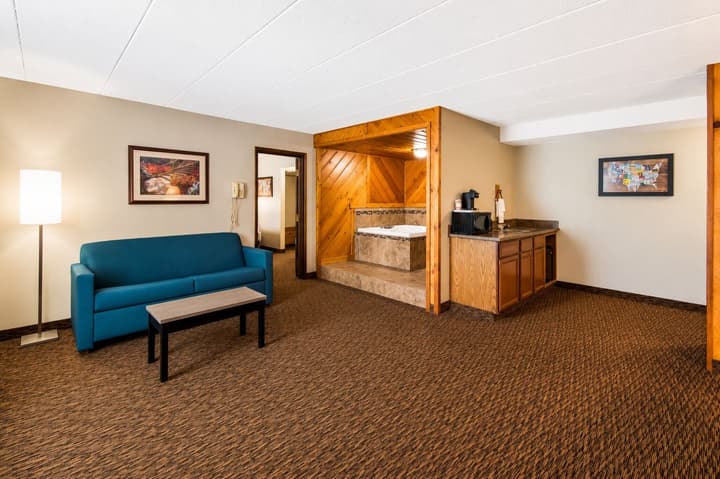 Econo Lodge Duluth near Miller Hill Mall