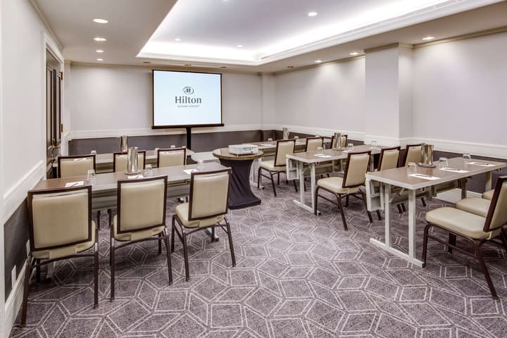 Hilton Newark Airport