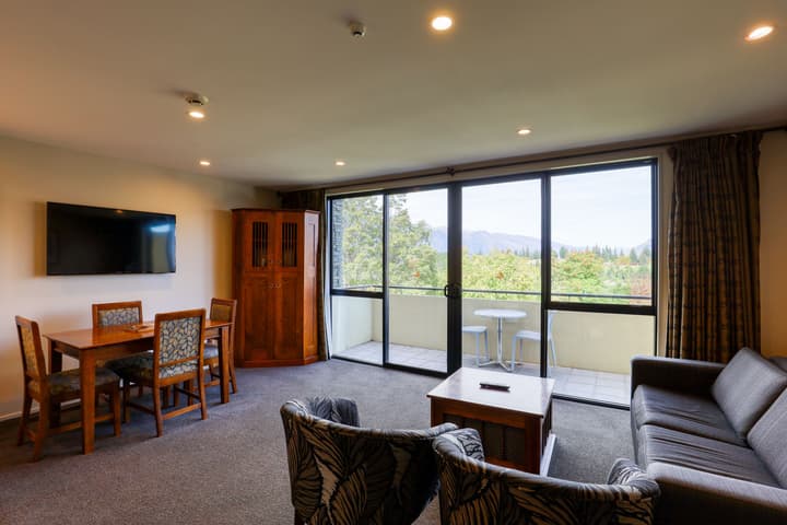 Garden Court Suites And Apartments