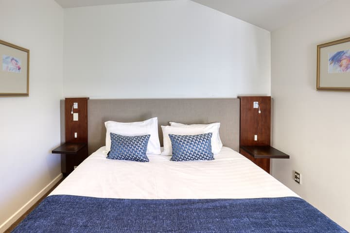 Garden Court Suites And Apartments