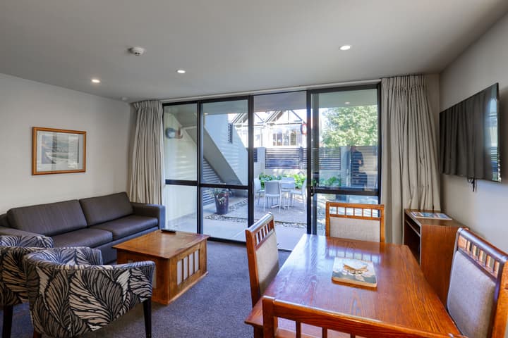 Garden Court Suites And Apartments