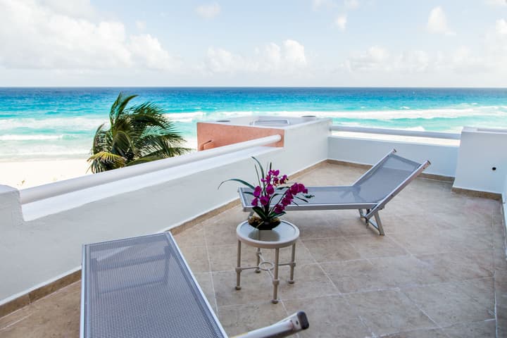Wyndham Grand Cancun All Inclusive Resort & Villas
