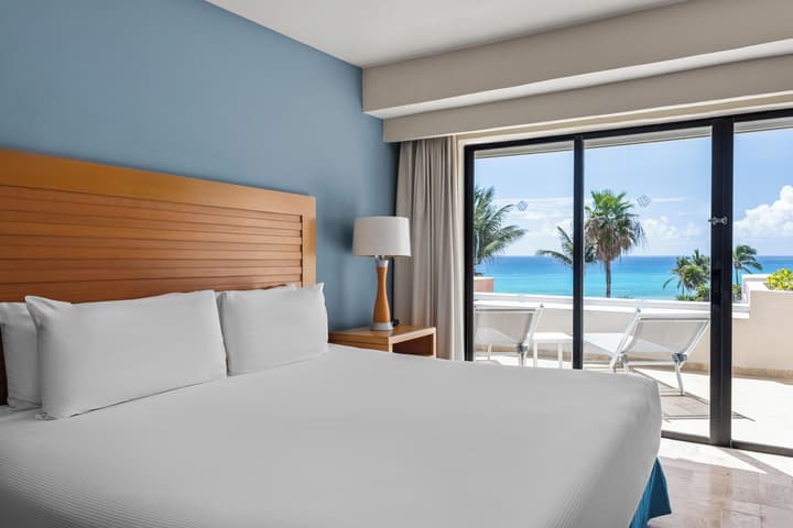 Wyndham Grand Cancun All Inclusive Resort & Villas