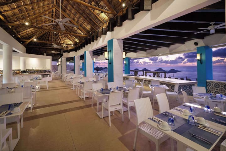 Wyndham Grand Cancun All Inclusive Resort & Villas
