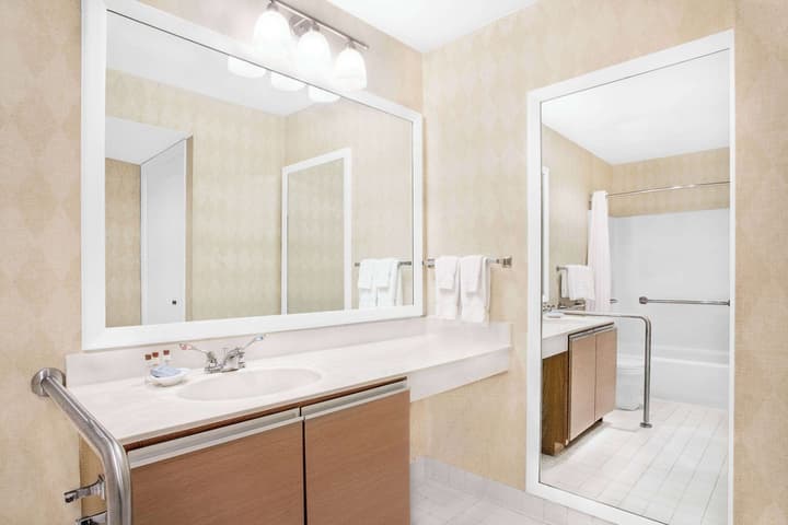 Hawthorn Extended Stay by Wyndham Green Bay