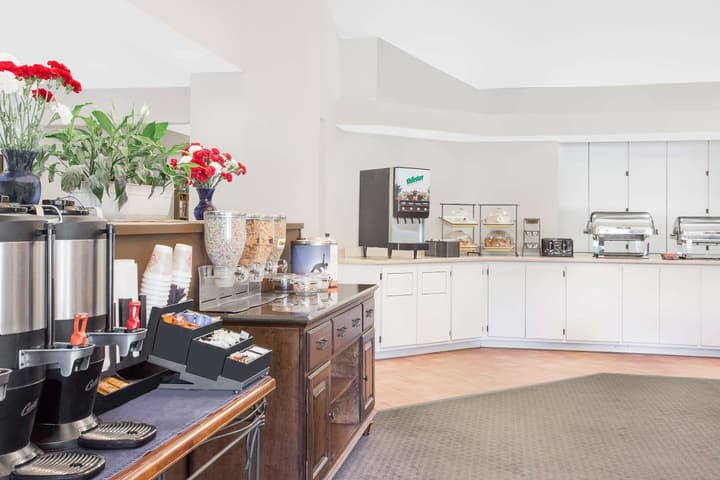 Hawthorn Extended Stay by Wyndham Green Bay