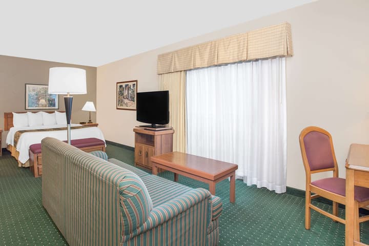 Hawthorn Extended Stay by Wyndham Green Bay
