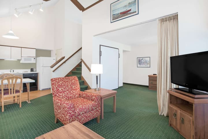 Hawthorn Extended Stay by Wyndham Green Bay