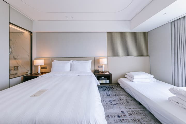Lotte Hotel World