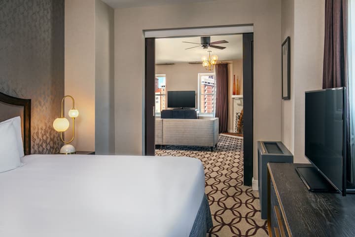 Hotel Adagio, Autograph Collection