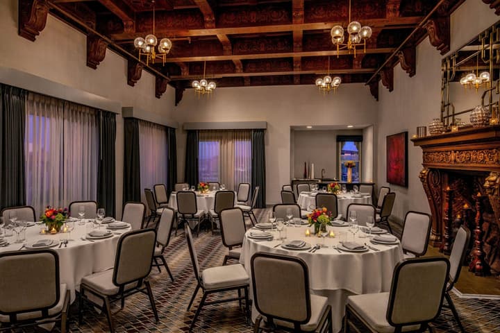 Hotel Adagio, Autograph Collection