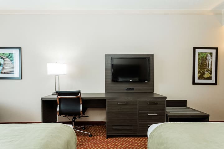Best Western Inn On The Bay