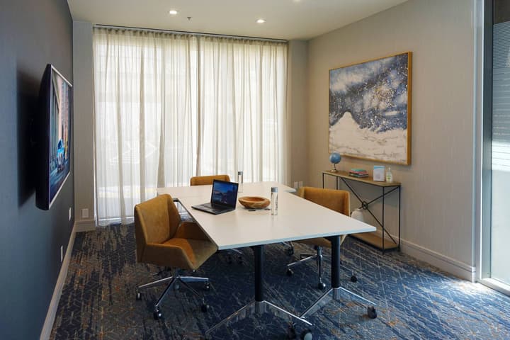 Courtyard by Marriott Los Angeles LAX/Century Boulevard