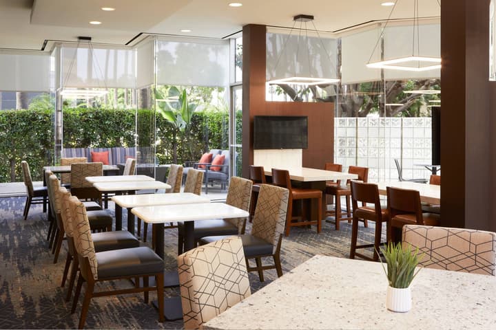 Courtyard by Marriott Los Angeles LAX/Century Boulevard