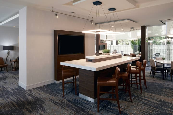Courtyard by Marriott Los Angeles LAX/Century Boulevard