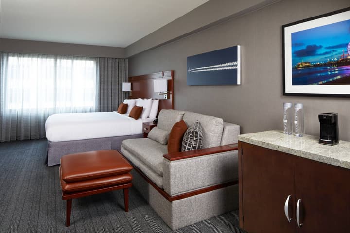 Courtyard by Marriott Los Angeles LAX/Century Boulevard