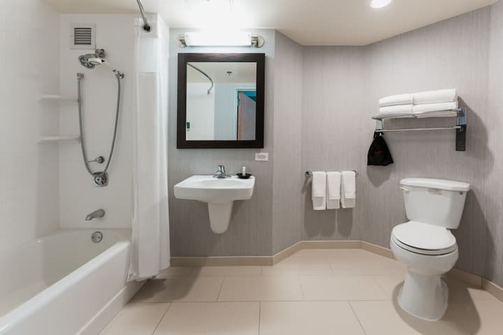 Courtyard by Marriott Los Angeles LAX/Century Boulevard
