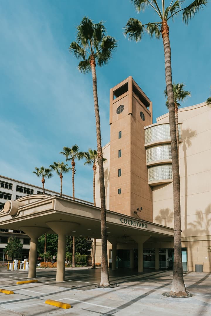 Courtyard by Marriott Los Angeles LAX/Century Boulevard